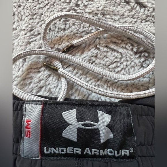 UNDER Armour Youth Small Unisex Black Athletic Base Layer - Picture 3 of 3